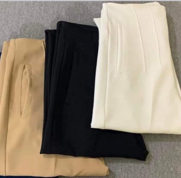 البنطلون عملي جدا جدا ينفع كلاسيك فورمال   الخامه مريحه وجميله جد