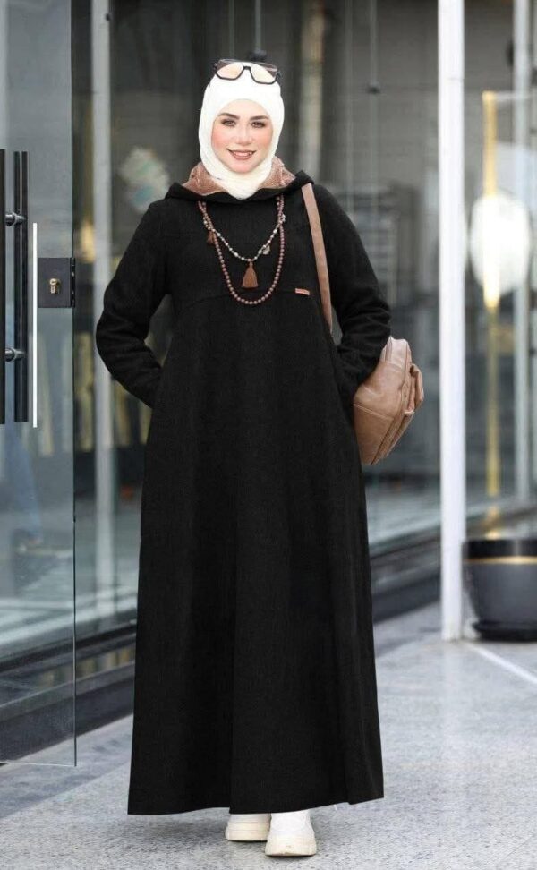 الموديل دريس بقصه مختلفه القطعه  دريس  ليه استايلات كتيررررر اوي