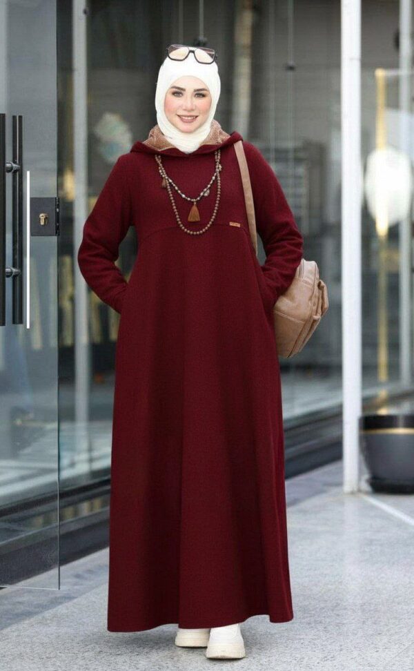 الموديل دريس بقصه مختلفه القطعه  دريس  ليه استايلات كتيررررر اوي